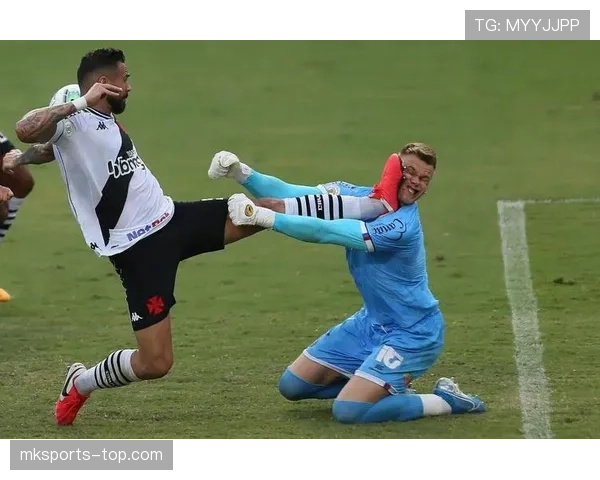 门将阻挡犯规怎样判？规则细节和常见争议解读